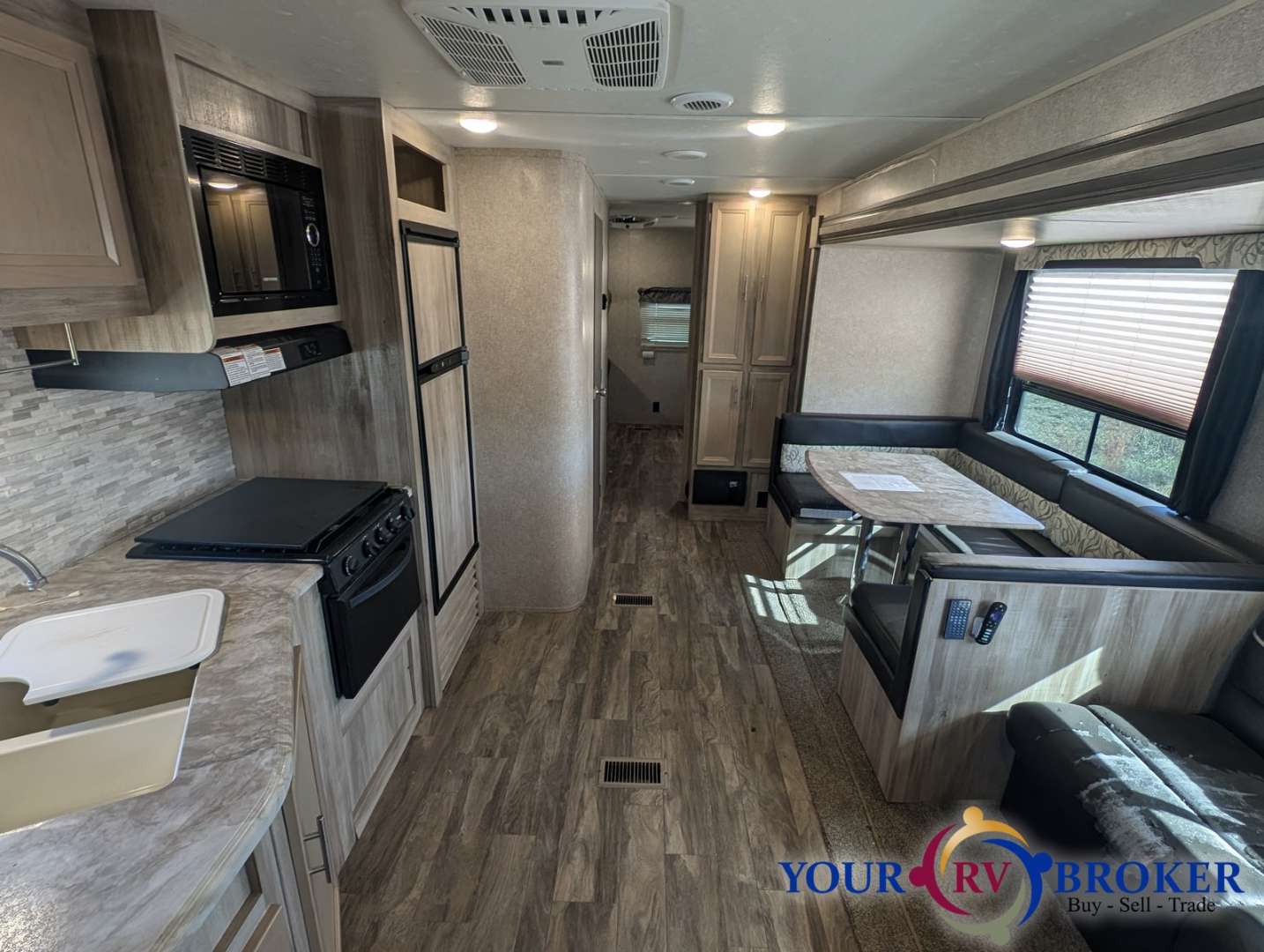 2019 Coachmen Catalina SBX 321BHDS CK, $ 16,900