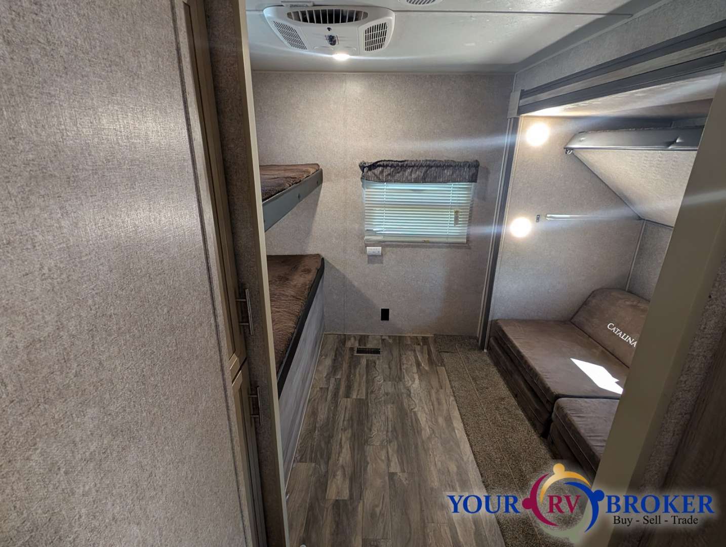 2019 Coachmen Catalina SBX 321BHDS CK, $ 16,900