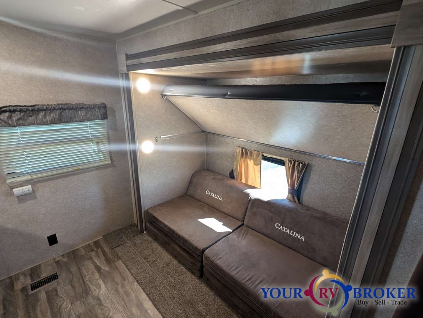 2019 Coachmen Catalina SBX 321BHDS CK, $ 16,900