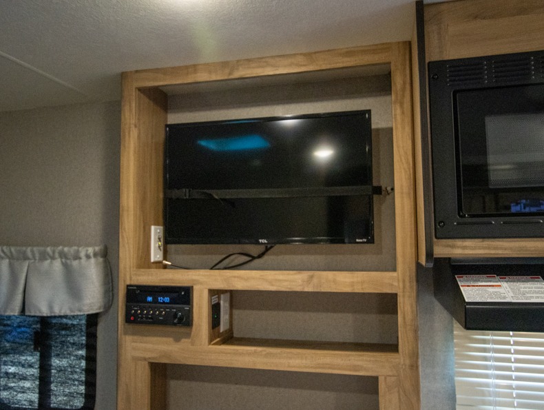 2018 Coachmen Freedom Express Ultra-Lite 192RBS, $ 0