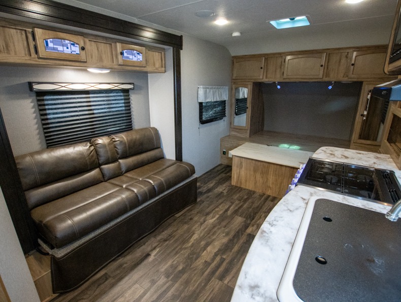 2018 Coachmen Freedom Express Ultra-Lite 192RBS, $ 0