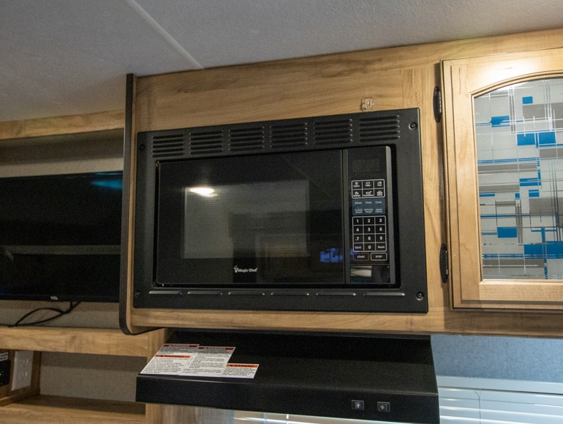 2018 Coachmen Freedom Express Ultra-Lite 192RBS, $ 0