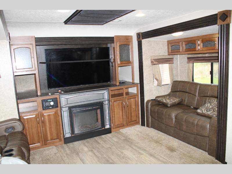 2017 Coachmen Freedom Express Liberty Edition 321F, $ 0