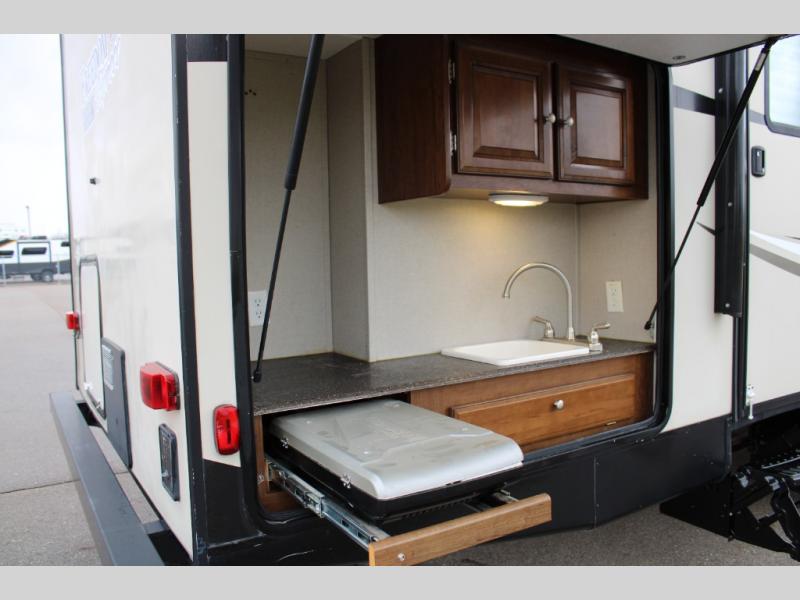 2017 Coachmen Freedom Express Liberty Edition 321F, $ 0