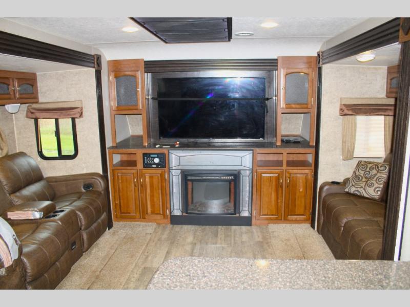 2017 Coachmen Freedom Express Liberty Edition 321F, $ 0