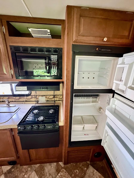 2015 Coachmen Leprechaun 319 DS, $ 38,500