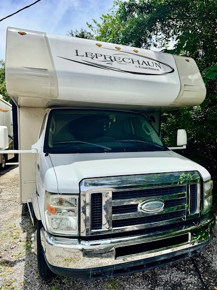 2015 Coachmen Leprechaun 319 DS, $ 38,500