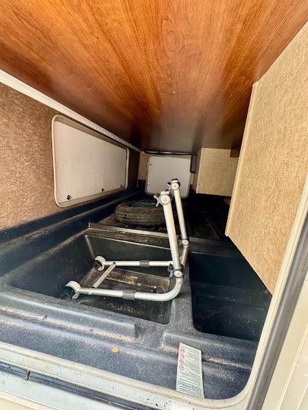 2015 Coachmen Leprechaun 319 DS, $ 38,500