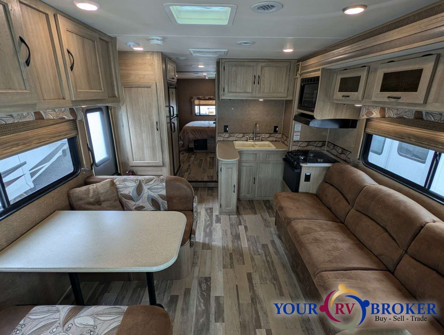 2015 Coachmen Freelander Ford E-450 32BH, $ 49,900