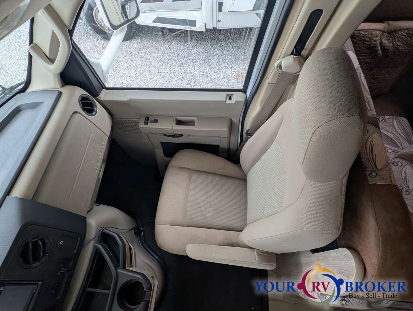 2015 Coachmen Freelander Ford E-450 32BH, $ 49,900