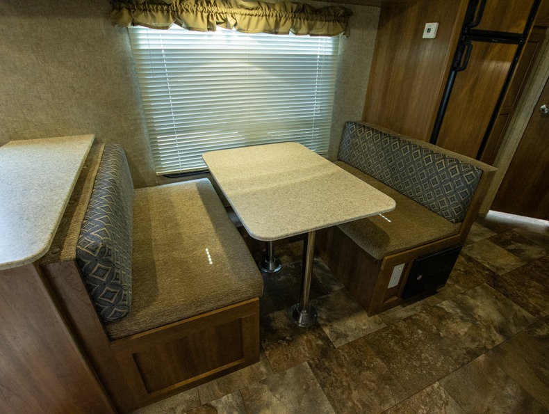 2015 Coachmen Apex Ultra-Lite 28LE, $ 0
