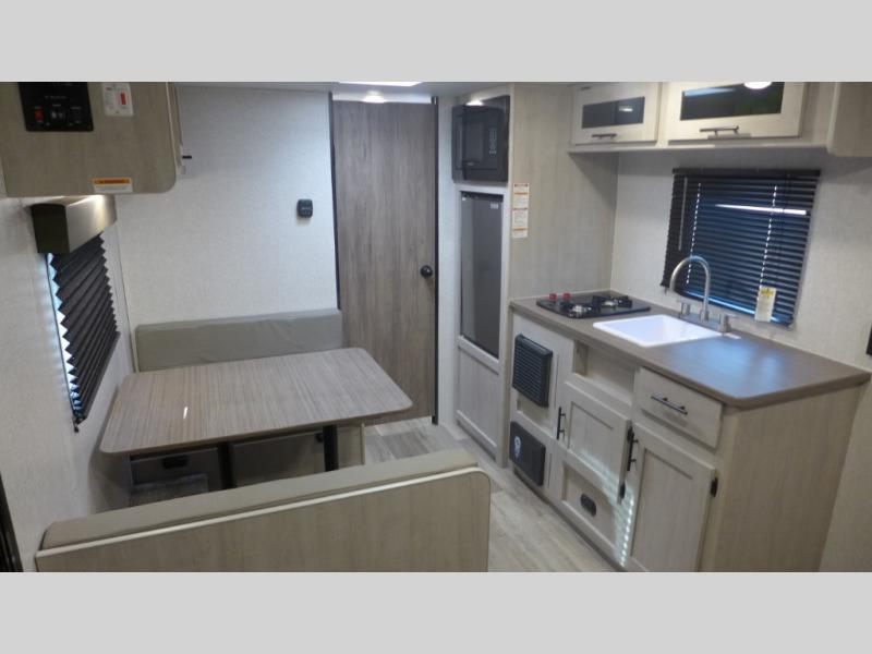 2025 CrossRoads Zinger Lite ZR18RB, $ 20,774