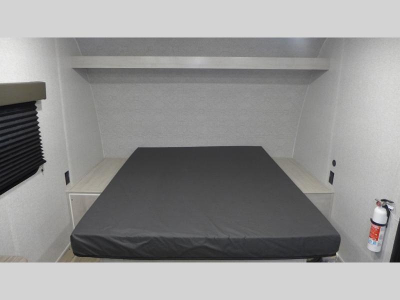 2025 CrossRoads Zinger Lite ZR18RB, $ 20,774