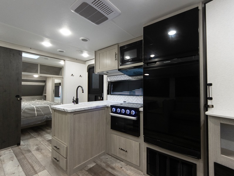 2025 CrossRoads Sunset Trail SS27BHS, $ 46,621