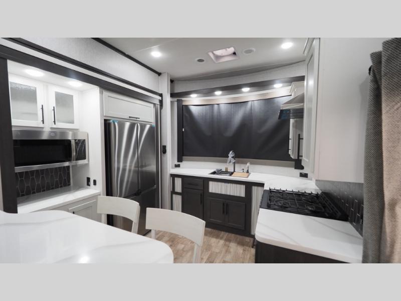 2025 CrossRoads Hampton HP388FKL, $ 104,305