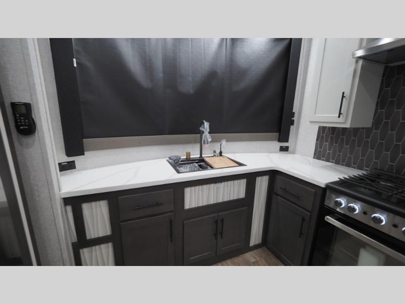 2025 CrossRoads Hampton HP388FKL, $ 104,305