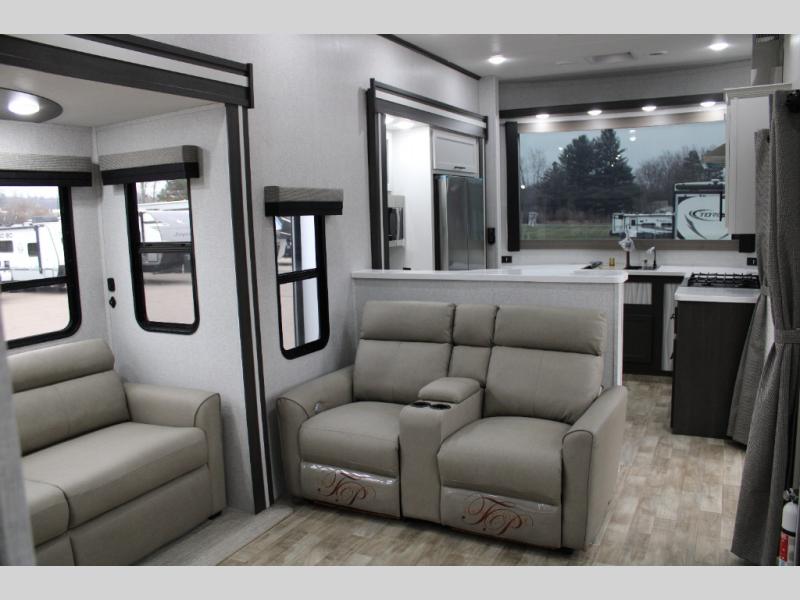 2025 CrossRoads Hampton HP388FKL, $ 104,305