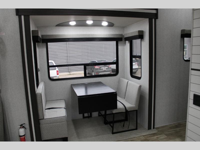 2025 CrossRoads Hampton HP388FKL, $ 104,305