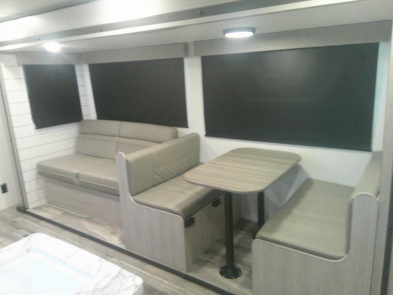 2025 CrossRoads Sunset Trail SS27BHS, $ 46,621