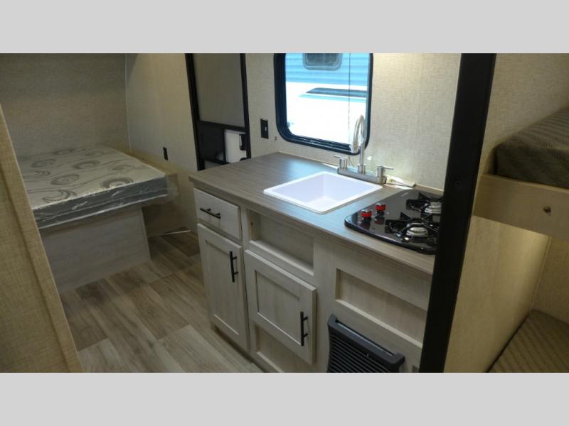 2025 CrossRoads Zinger Lite ZR18QB, $ 0