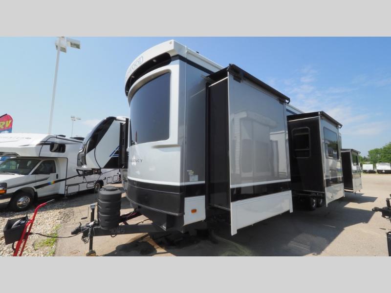 2025 CrossRoads Redwood Regency RW3881FKL, $ 94,990