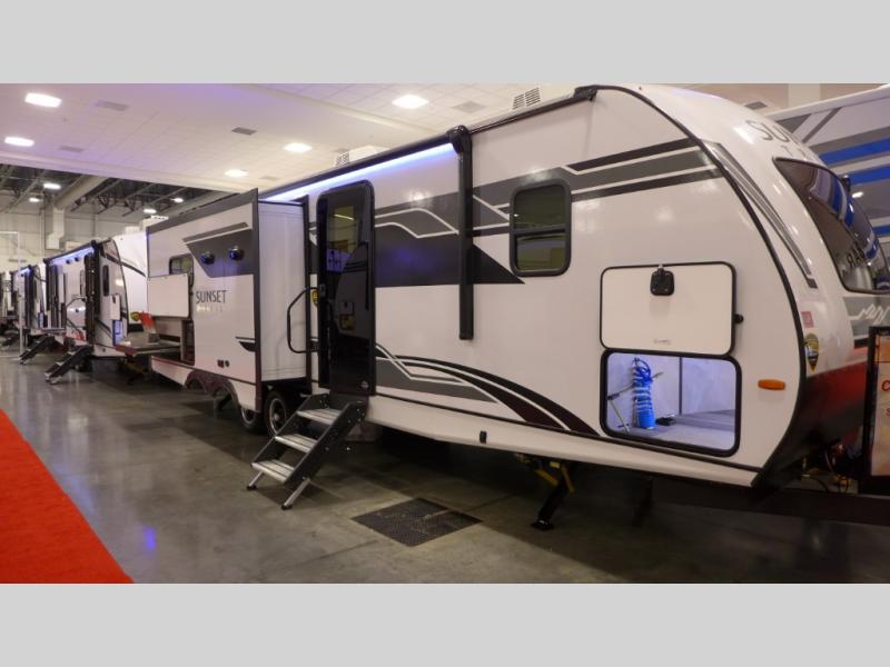 2025 CrossRoads Sunset Trail Super Lite SS285CK, $ 59,178
