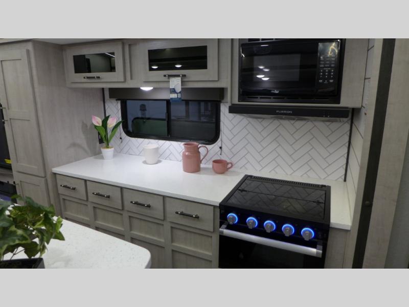 2025 CrossRoads Sunset Trail Super Lite SS285CK, $ 59,178