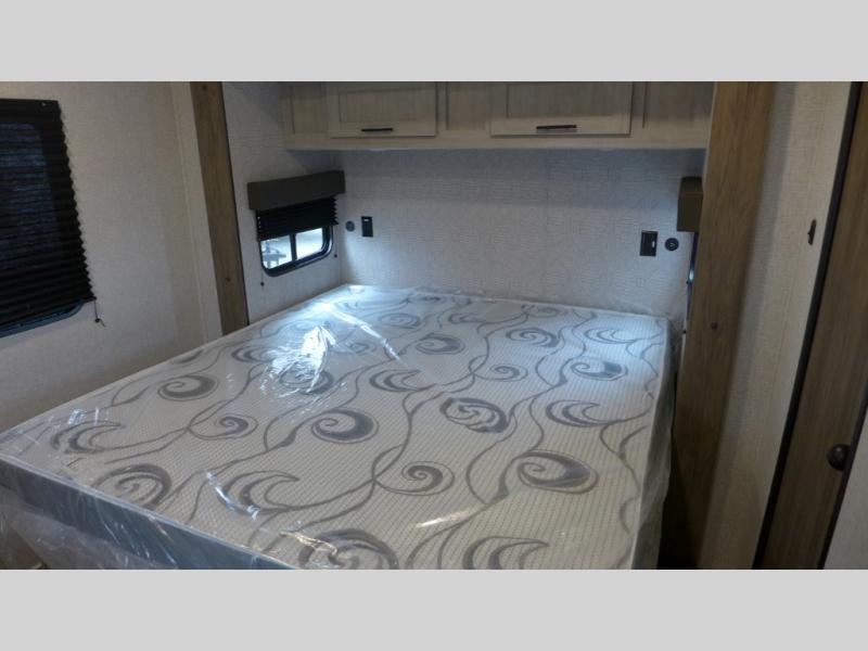 2025 CrossRoads Zinger ZR320FB, $ 50,548