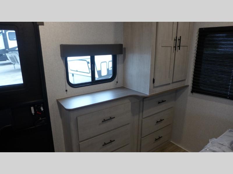 2025 CrossRoads Zinger ZR320FB, $ 50,548