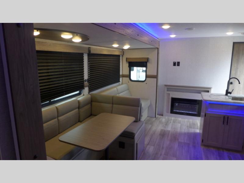 2025 CrossRoads Zinger ZR320FB, $ 50,548