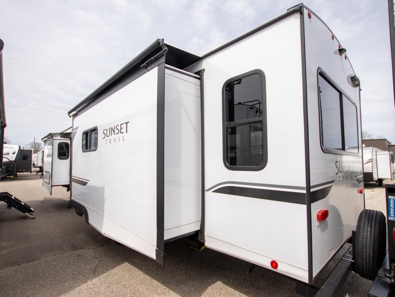 2025 CrossRoads Sunset Trail Super Lite SS330SI, $ 64,309