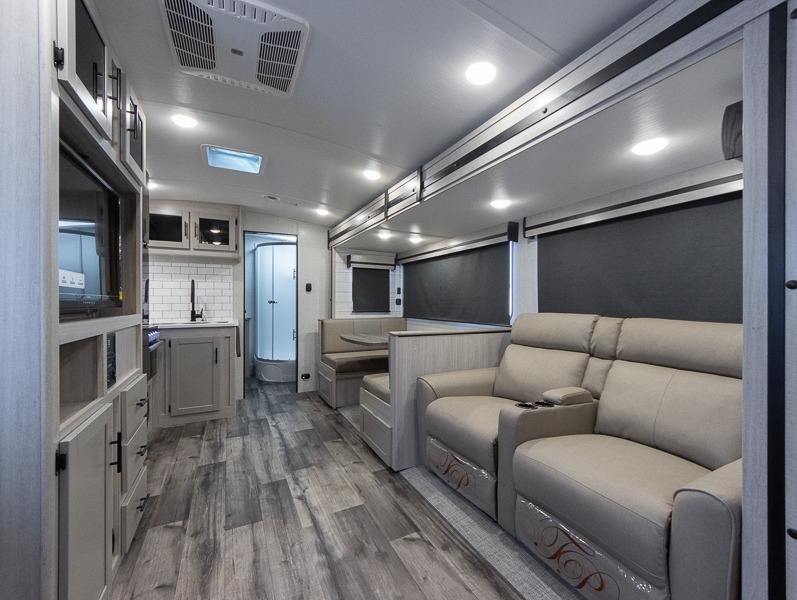 2024 CrossRoads Sunset Trail Super Lite SS253RB, $ 55,597