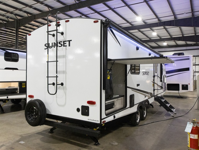 2024 CrossRoads Sunset Trail Super Lite SS253RB, $ 55,597
