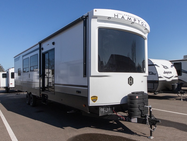 2024 CrossRoads Hampton HP378DBB, $ 64,990