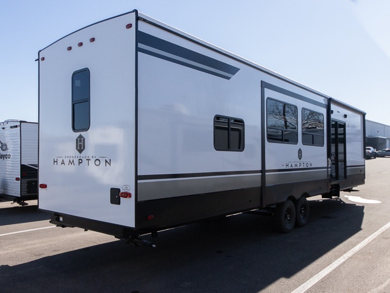 2024 CrossRoads Hampton HP378DBB, $ 64,990