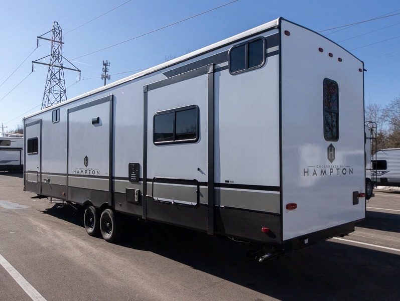 2024 CrossRoads Hampton HP378DBB, $ 64,990