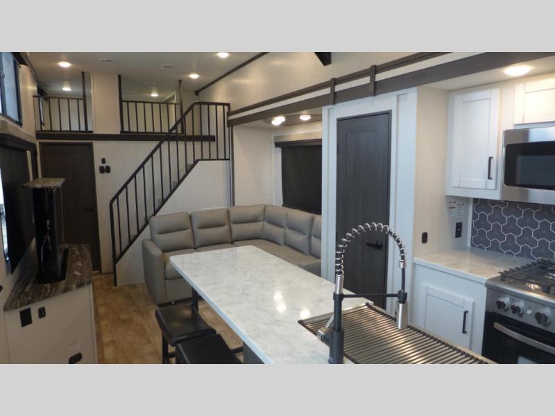 2024 CrossRoads Hampton HP390PVL, $ 104,082