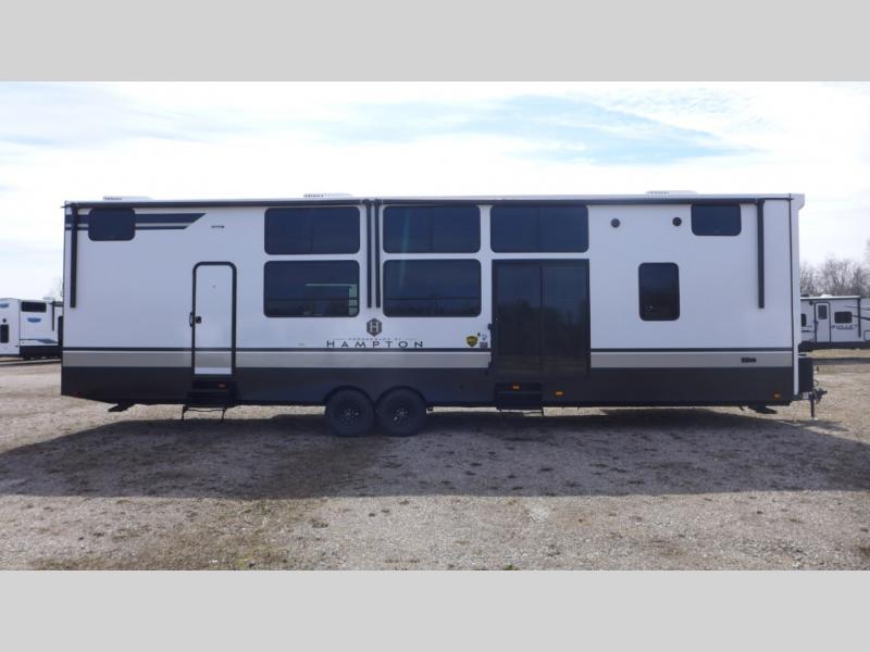 2024 CrossRoads Hampton HP390PVL, $ 104,082