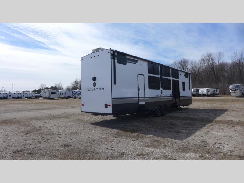 2024 CrossRoads Hampton HP390PVL, $ 104,082
