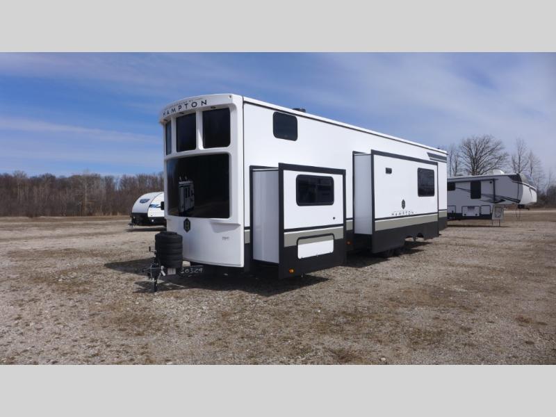 2024 CrossRoads Hampton HP390PVL, $ 104,082