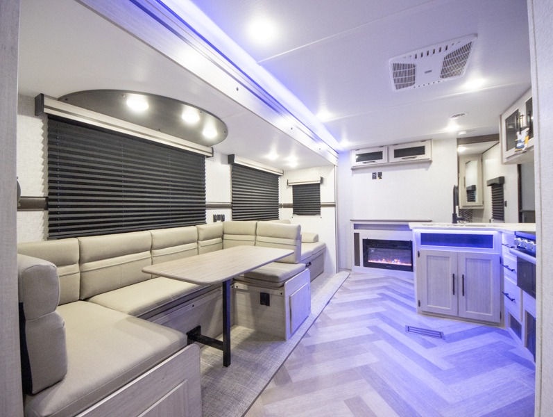 2024 CrossRoads Zinger ZR290KB, $ 27,990