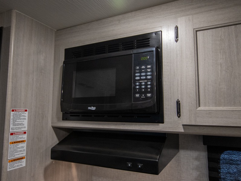 2024 CrossRoads Zinger Lite ZR252BH, $ 16,990