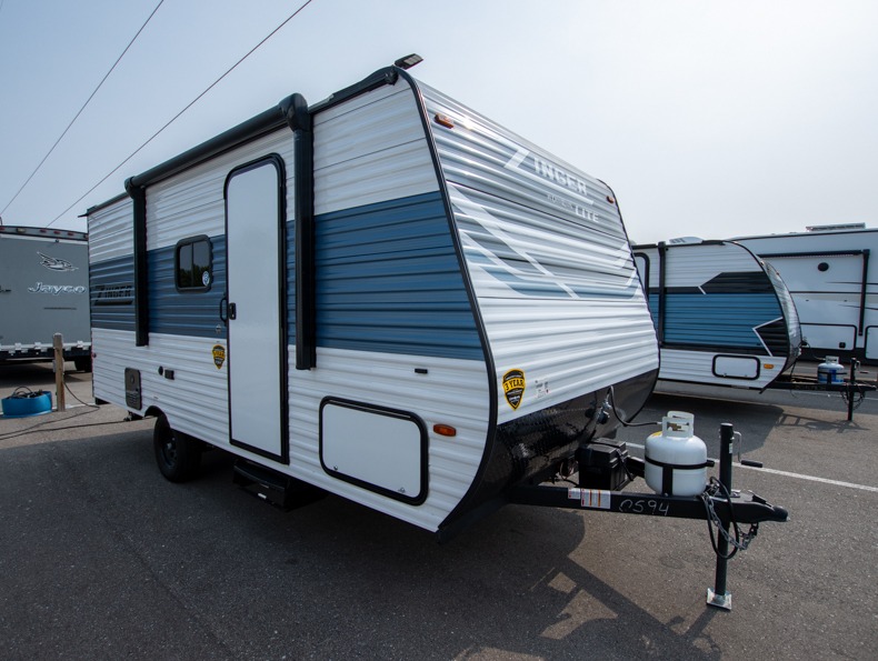 2024 CrossRoads Zinger Lite ZR18BH, $ 12,990