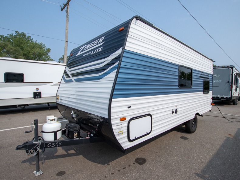 2024 CrossRoads Zinger Lite ZR18BH, $ 12,990