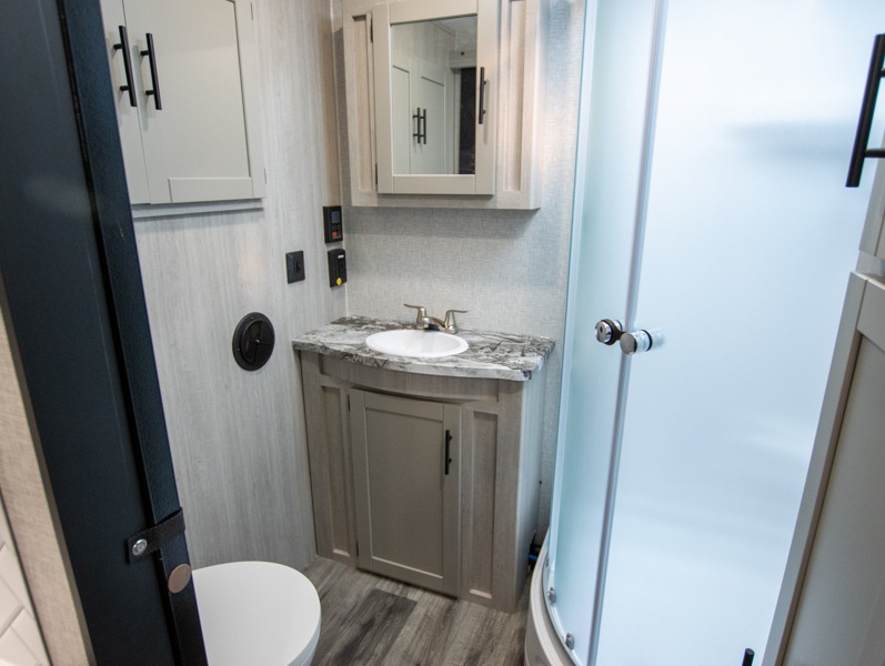 2024 CrossRoads Sunset Trail Super Lite SS222RB, $ 53,097