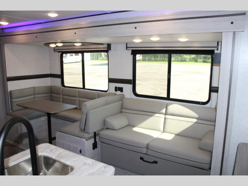 2024 CrossRoads Zinger ZR290KB, $ 27,990