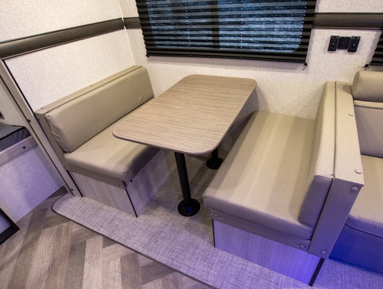 2024 CrossRoads Zinger Lite ZR260BH, $ 22,990