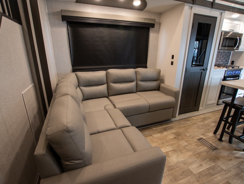 2024 CrossRoads Hampton HP390PVL, $ 64,990