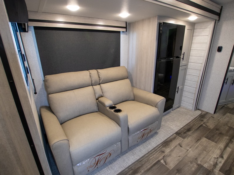 2024 CrossRoads Sunset Trail Super Lite SS258RD, $ 55,977