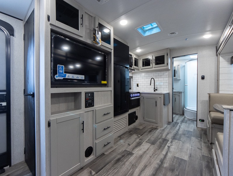 2024 CrossRoads Sunset Trail Super Lite SS253RB, $ 55,597